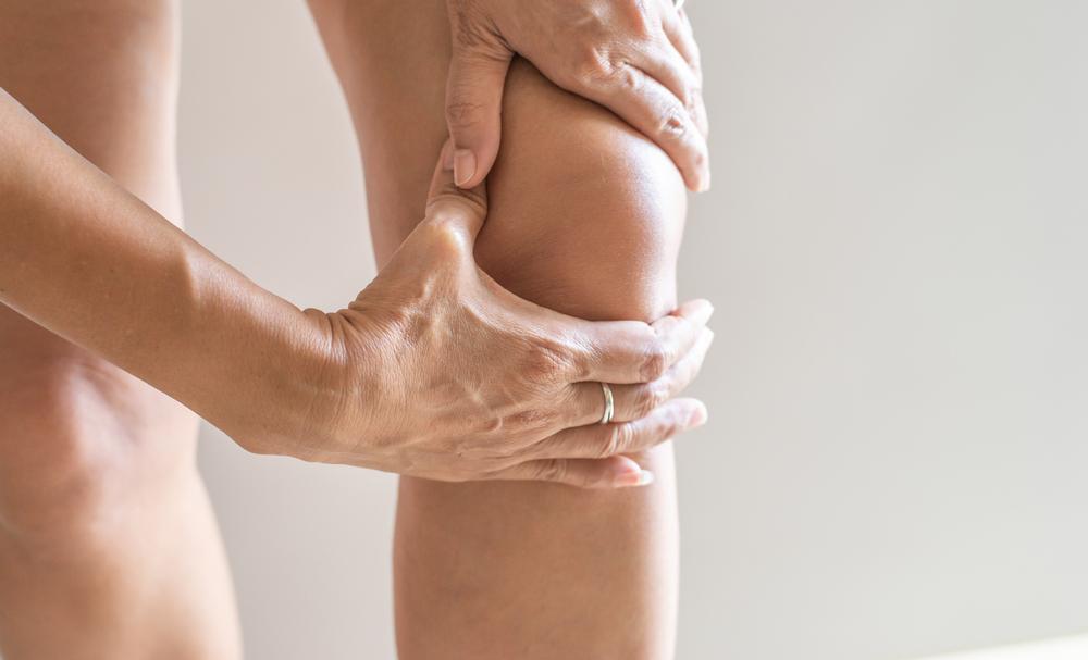 is knee swelling normal?