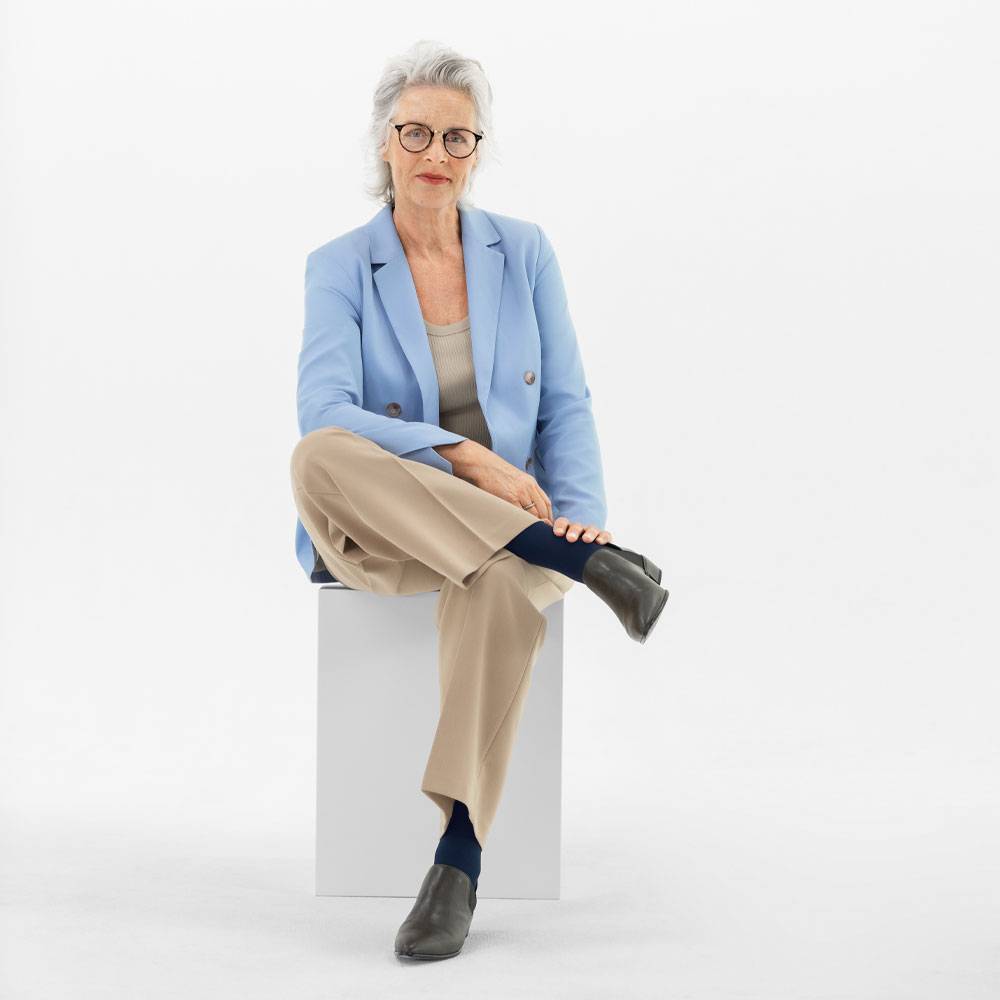 VenoTrain Business Compression Stockings, Knee High, Class 1, Closed Toe, Black - Bauerfeind New Zealand