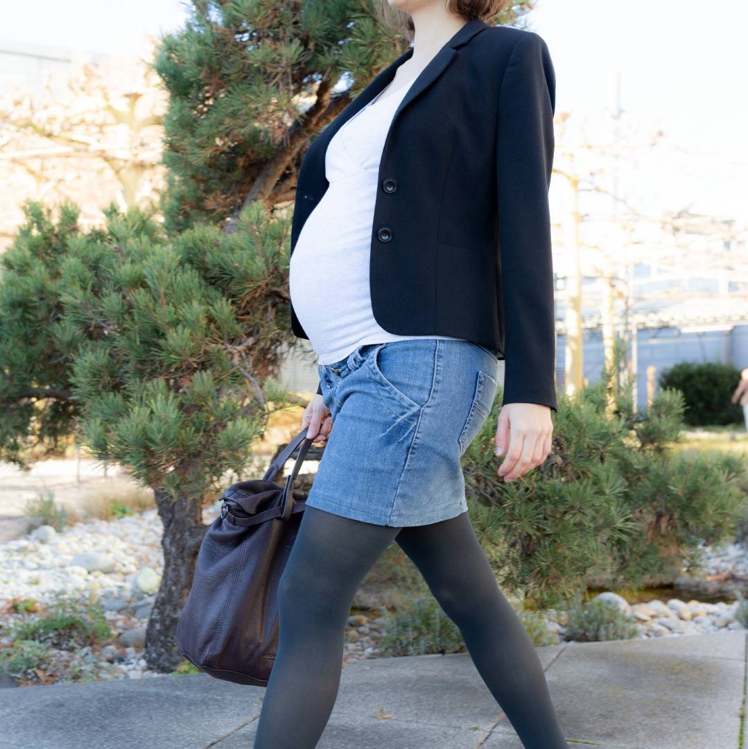 VenoTrain Micro Compression Stockings, Maternity, Class 1, Open Toe, Black - Bauerfeind New Zealand