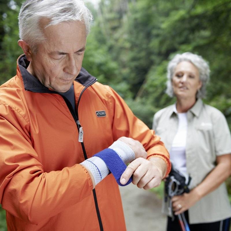 ManuTrain Wrist Support - Bauerfeind Australia 