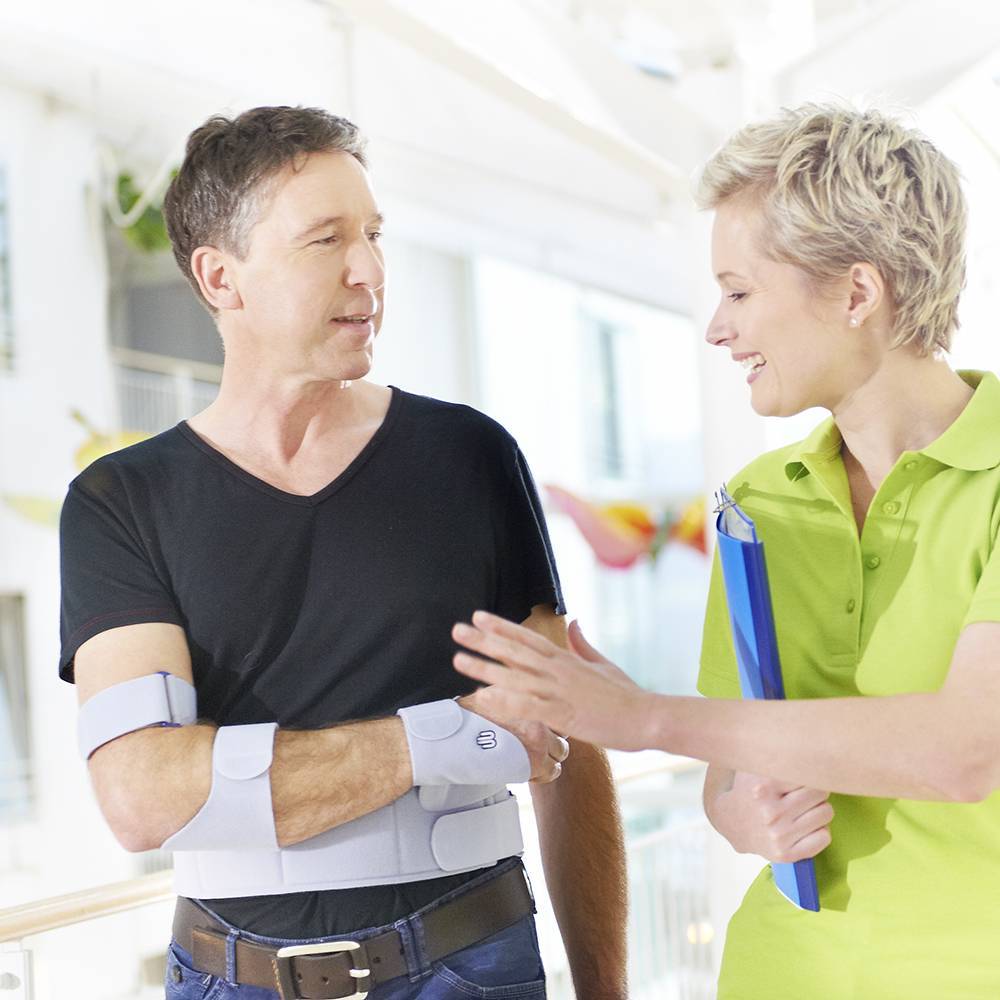 OmoLoc Arm Sling - Bauerfeind Australia 