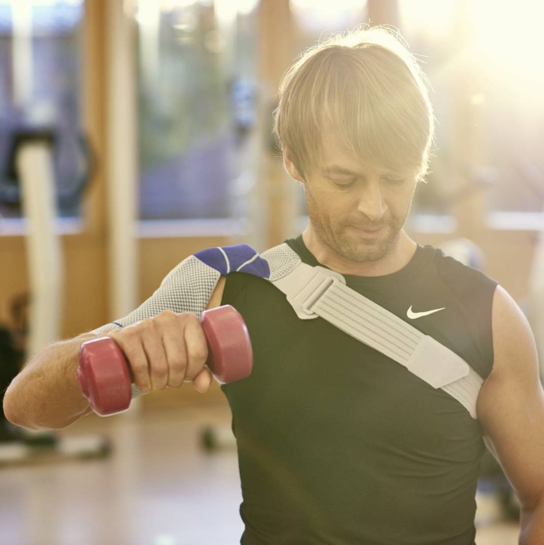 OmoTrain S Shoulder Brace - Bauerfeind Australia 